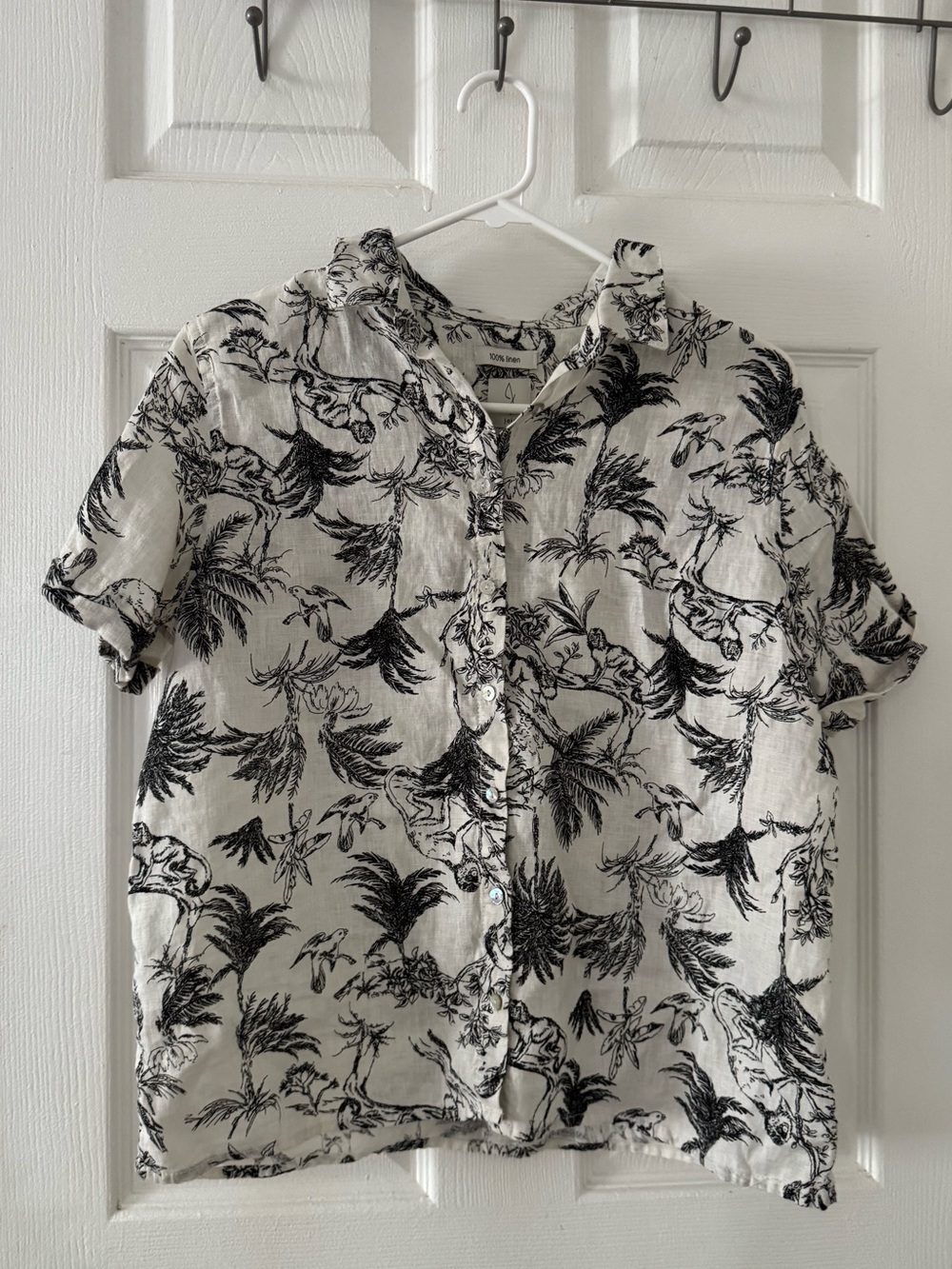 Joie White Short-Sleeve Button-Down Shirt with Black Tropical Print